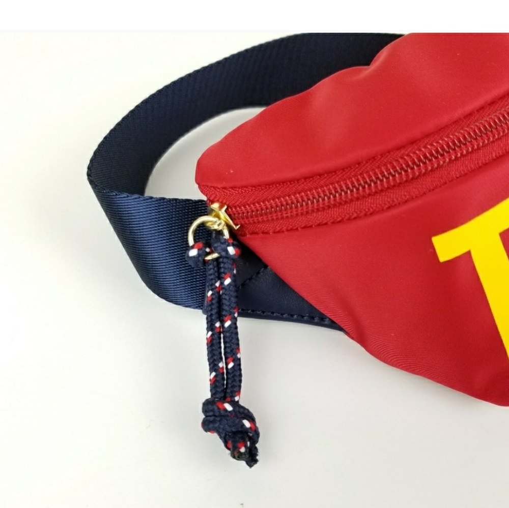 🚫 SOLD 🚫 Tommy Hilfiger Fanny Pack Belt Bag - Picture 3 of 5